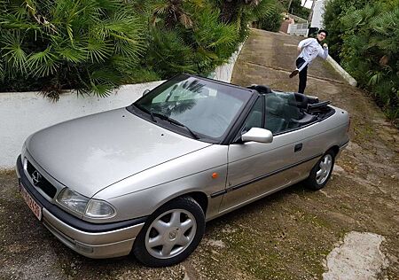 Opel Astra Cabrio 1.8i Bertone Ed. Klima AHK TÜV3/27