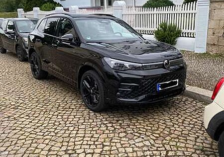 VW Tiguan Volkswagen 2.0 TDI SCR 4MOTION DSG R-Line