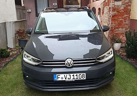 VW Touran Volkswagen 2.0 TDI SCR DSG Highline