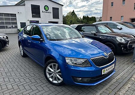 Skoda Octavia Lim. Elegance*SHZ*DAB*PDC*BIXENON*TEMPOM