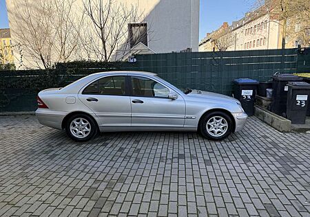 Mercedes-Benz C 180 T Kompressor Classic