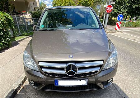 Mercedes-Benz B 180 CDI (BlueEFFICIENCY) 7G-DCT