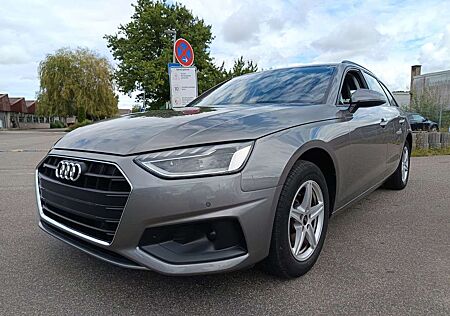 Audi A4 Avant 35 TDI Automatik / Alcantara