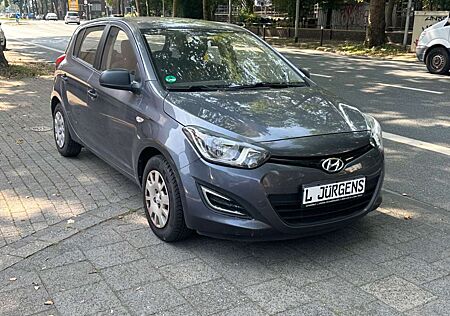 Hyundai i20 FIFA World Cup Edition-AB-89€ im Monat Finan