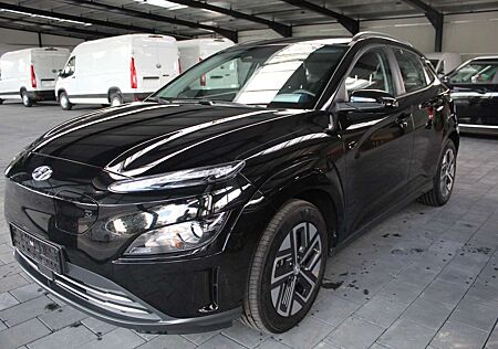 Hyundai Kona Select Elektro (3-Phasen Lader)