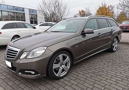 Mercedes-Benz E 200 T CGI BlueEFFICIENCY Avantgarde