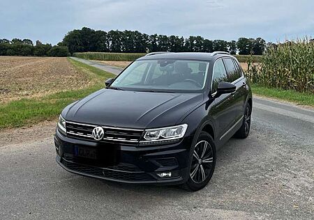 VW Tiguan Volkswagen 2.0 TDI SCR DSG IQ.DRIVE
