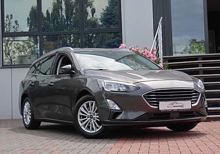 Ford Focus Turnier Titanium Sitzheizung Navi CarPlay