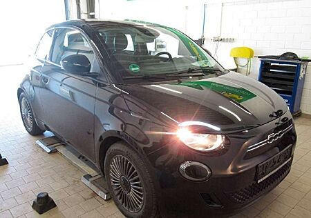 Fiat 500E Icon 3+1 42KWh Winterpaket - Kamera