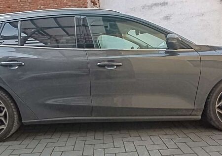 Ford Focus Turnier 2.0 TDCi DPF Start-Stopp Titanium