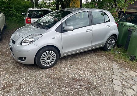 Toyota Yaris Life