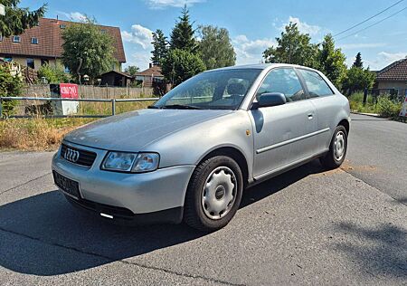 Audi A3 8L 1.8 - AUTOMATIK - KLIMATRONIC -