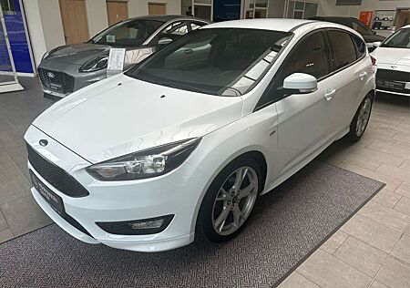 Ford Focus 1.0 Eco Boost ST-Line Winterpaket