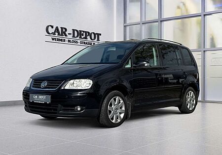 VW Touran Volkswagen Highline*KLIMAAUT.*AUTOMA.*PDC*SHZ*AHK*