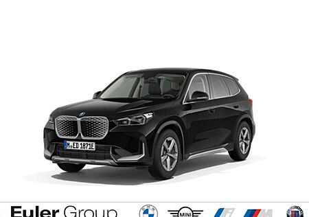 BMW iX1 xDrive 30 HUD AD El. Panodach Panorama Navi Digita