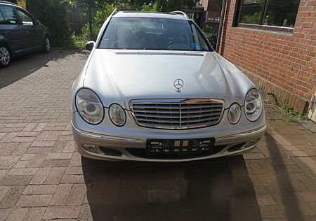 Mercedes-Benz E 240