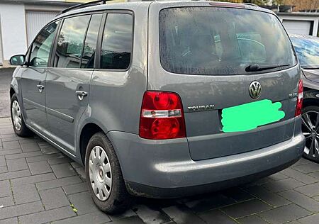 VW Touran Volkswagen 1.6 FSI Trendline 7 Sitze
