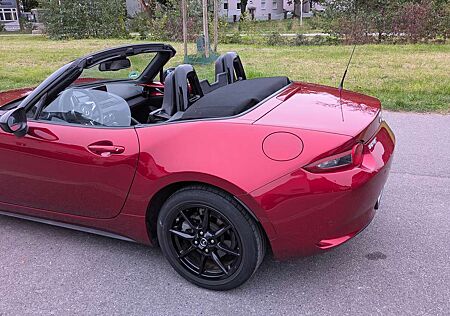 Mazda MX-5 RF SKYACTIV-G 132 Exclusive-Line
