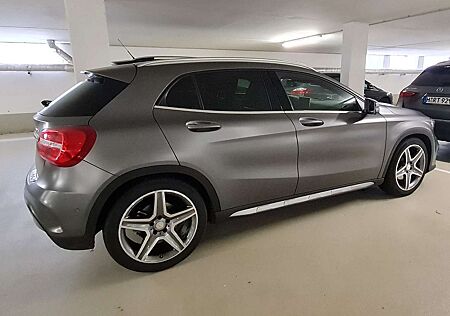 Mercedes-Benz GLA 250 7G-DCT AMG Line