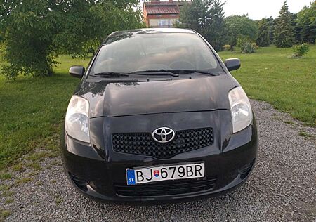 Toyota Yaris 1.3 VVT-i Travel