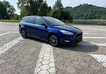 Ford Focus Business 8 x bereift
