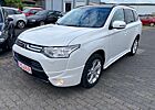 Mitsubishi Outlander 2.2 DI-D 4WD Instyle 4x4 - 7 Sitze