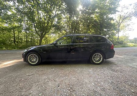BMW 320i 320