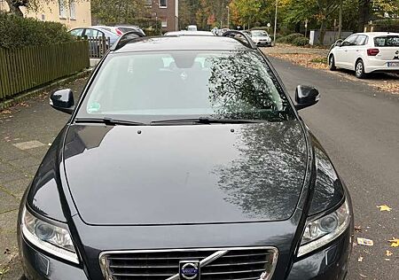 Volvo V50 +2.0+Momentum