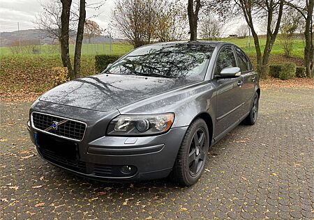 Volvo S40 T5 ~ 2,5 Turbo ~ 220 PS ~ Automatik ~ Xenon