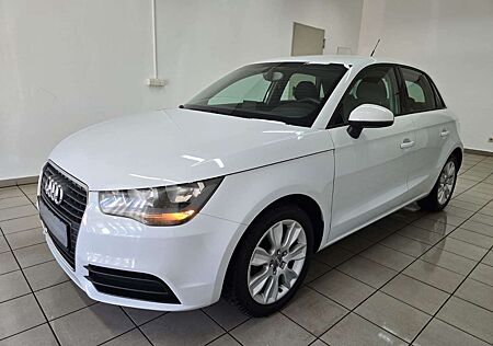 Audi A1 Sportback attraction Klima Shz PDC Navi 1. Hand