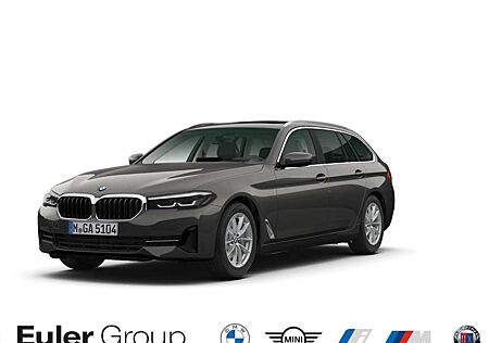 BMW 530 i A Touring Luftfederung AHK-klappbar AHK El. Pano