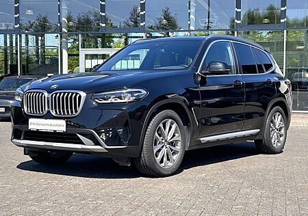 BMW X3 xDrive20i Aut. / Glasdach / Leder / AHK schwenkb.