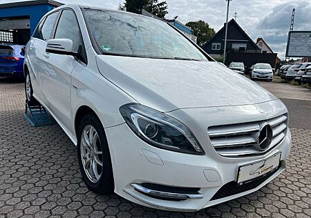 Mercedes-Benz B 180 BIXEN/SHZ/PANO