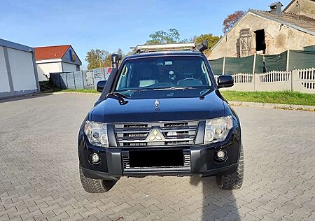 Mitsubishi Pajero 3.2 DI-D AutomatikIntense