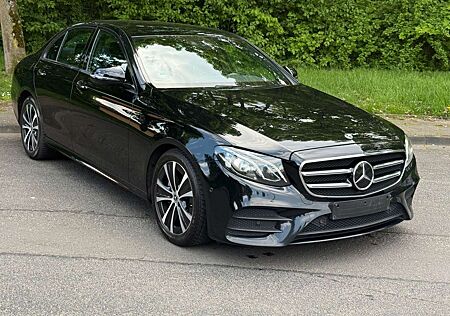 Mercedes-Benz E 220 d,AMG Line,Comand,LED