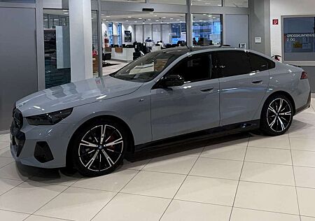 BMW i5 M60