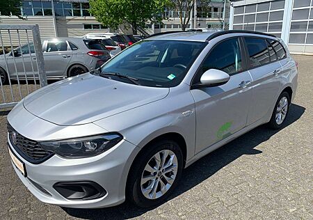 Fiat Tipo Easy mit ALU- PDC -Navi-Klima -Telefonie- Tempomat