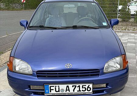 Toyota Starlet blue