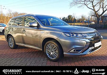 Mitsubishi Outlander PHEV PLUS Spirit 2.4 MIVEC 4WD