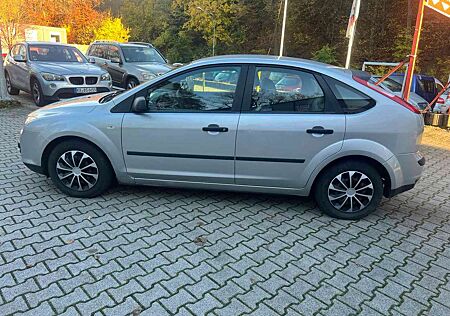 Ford Focus Trend 2 Hand Klima Preis inkl Neu Tüv