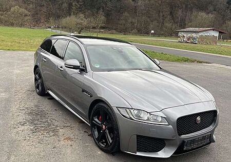 Jaguar XF 20d AWD Sportbrake Aut. Chequered Flag