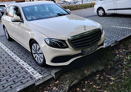 Mercedes-Benz E 200 d T 9G-TRONIC