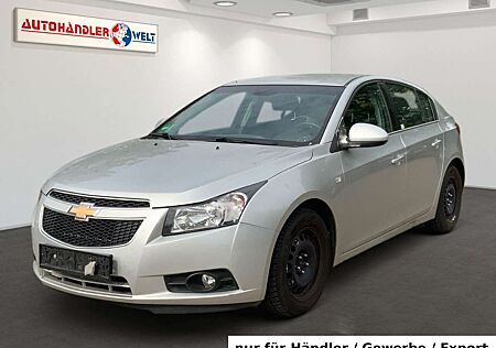Chevrolet Cruze Hatchback 1.8 LTZ Auto. AAC Tempo PDC