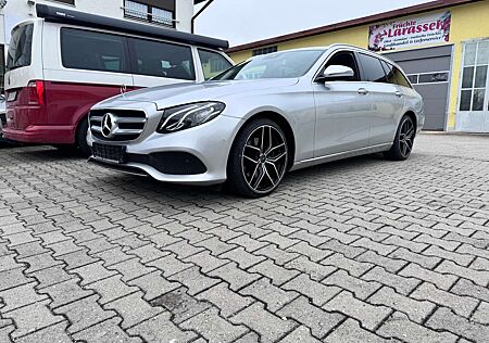 Mercedes-Benz E 220 E -Klasse T-Modell d 4Matic NEUE AHK