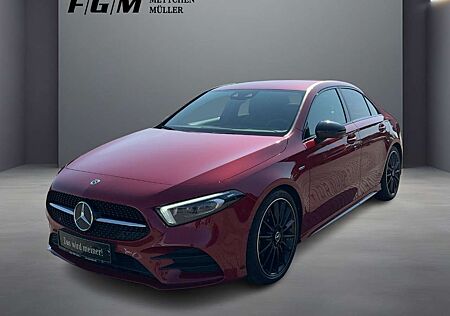 Mercedes-Benz A 180 AMG Line +Wide+MBUX+MBeam+Navi+Night+Cam