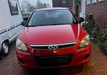 Hyundai i30 1.4 Classic AHK, Tüv