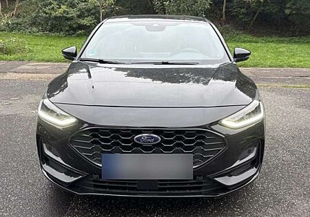 Ford Focus 1.0 EcoBoost Hybrid ST-LINE DESIGN