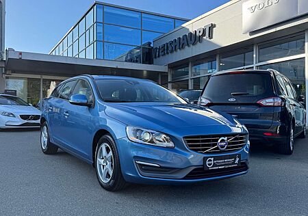 Volvo V60 T3*Kinetic*Xenon*PDC*Sitzhzg*1.Hand*Metallic