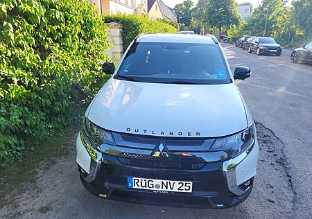 Mitsubishi Outlander 2.0 4WD CVT Spirit+