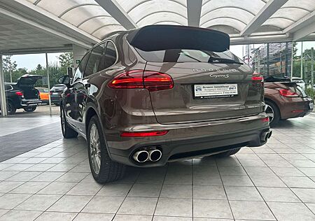 Porsche Cayenne S Neuwertig